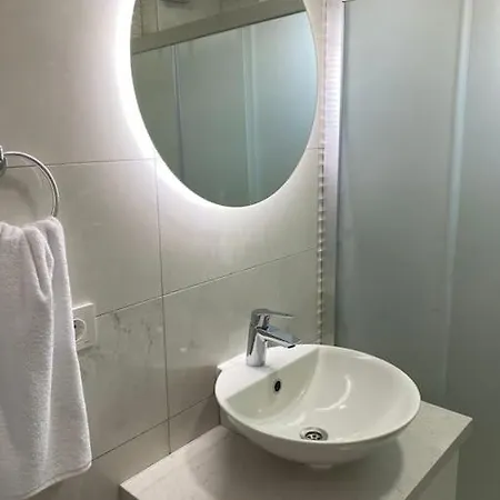 Hotel Oeluedeniz,hisaroenue Mevkisi Havuzlu Muestakil *