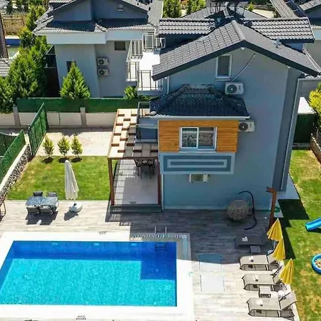 Oeluedeniz,hisaroenue Mevkisi Havuzlu Muestakil * Fethiye